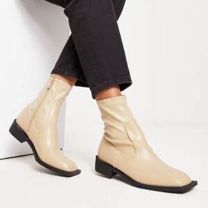 Square toe boots
